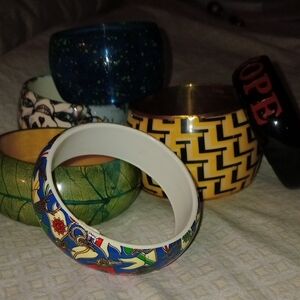A Set Of 6 Vintage:Wood, Brass, Celluloid Bangles. SB40